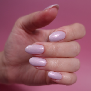 Nägel mit einer Maniküre und UV-Lack bzw. Shellac Behandlung